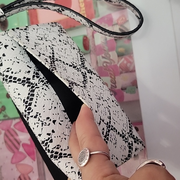 Victoria's Secret Tech Wristlet Wallet - Picture 6 of 7